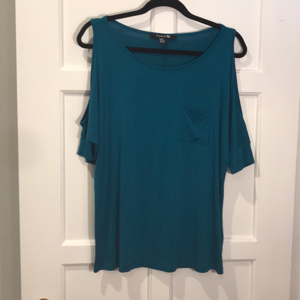 Stretchy Should Cut-out Shirt